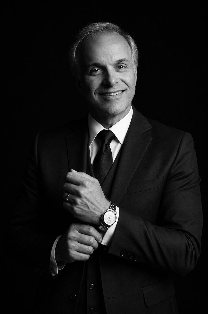 Dr. Armando Marins